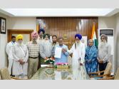 सिख प्रतिनिधिमंडल ने पंजाब के गवर्नर कटारिया से मुलाकात की