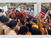 आरक्षण विवाद को लेकर CM मान के घर की ओर मार्च कर रहीं BJP महिला कार्यकर्ताएँ हिरासत में