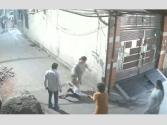 अमृतसर: पड़ोसी ने 8 साल की बच्ची और माँ पर कथित तौर पर हमला किया; घटना CCTV में कैद
