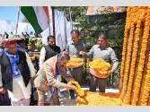 Himachal Pradesh: Ambedkar Jayanti: मुख्यमंत्री ने डॉ. भीमराव अम्बेडकर को पुष्पांजलि अर्पित की, ‘समानता के शिल्पकार’ स्मारक का किया विमोचन