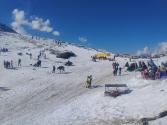 Fresh Snowfall At Rohtang : रोहतांग में ताजा हिमपात का दीदार करने उमड़े पर्यटक, मंडी-औट मार्ग पर जाम से बढ़ी परेशानी