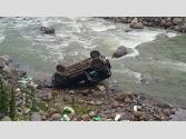 Himachal Breaking :ओल्ड मनाली में दर्दनाक सड़क हादसा: जिम्नी मनालसु नाले में गिरी, दो युवकों की मौत, तीन घायल