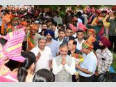 Himachal: Chamba Minjar Fair : मुख्यमंत्री ने पारंपरिक मिंजर शोभायात्रा का नेतृत्व किया, चंबा के अंतरराष्ट्रीय मिंजर मेले का हुआ समापन