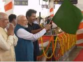 पीएम मोदी ने CM विजय के साथ मेट्रो में सफर किया, ट्रेन के फेज-2 का उद्घाटन
