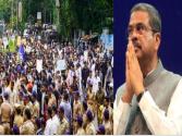 News Explainer: कौन हैं धर्मेंद्र प्रधान? जिनका Resign Gen Z लेकर ही माने