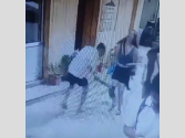 Himachal: Tourist Molested at Manali : मनाली में विदेशी महिला पर्यटक से छेड़छाड़ का वीडियो वायरल, लोगों में आक्रोश, देखें वीडियो