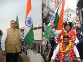 अमृतसर में भव्य तिरंगा यात्रा में शामिल हुए तरुण चुग, अपने निवास पर फहराया तिरंगा