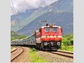 चलती ट्रेन में महिला से रे*प! चाकू की नोंक पर की 'दरिंदगी' और फिर...